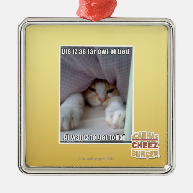 DIS iz als weit owt des Betts. Silbernes Ornament (Vorne)