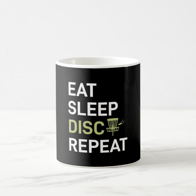 Disk Golf Player | Sleep Disk Golf wiederholen Kaffeetasse (Mittel)