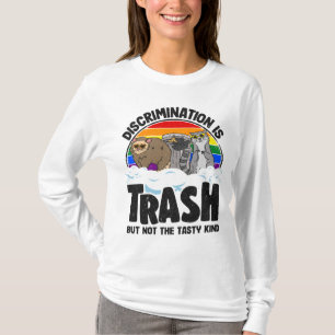 Diskriminierung ist Abfalleimer Gay Pride Raccoon T-Shirt