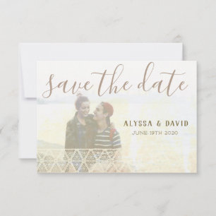 Distresiertes weißes Dreieck-Foto Save the Date
