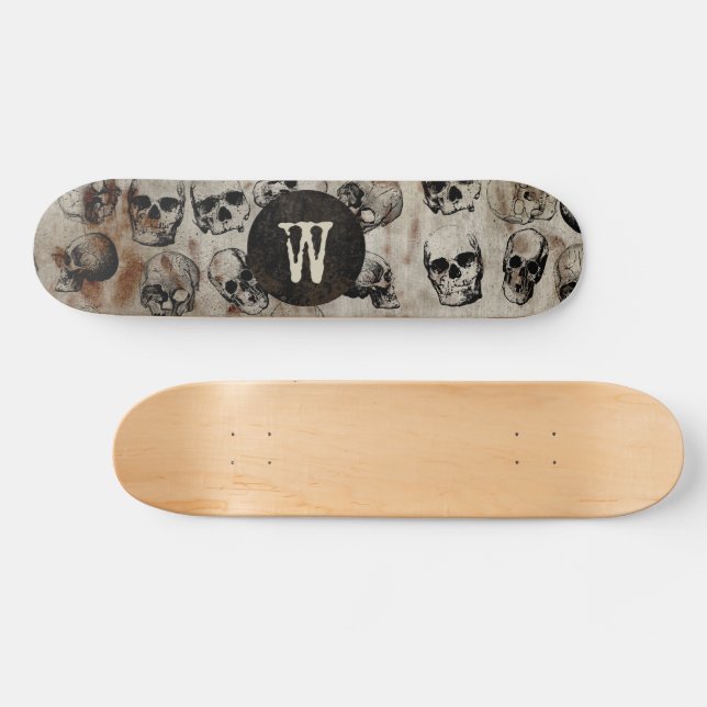 Distressives Halloween-Monogramm Skateboard (Horizontal)