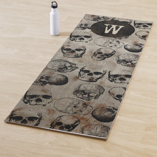 Distressives Halloween-Monogramm Yogamatte (Beispiel)