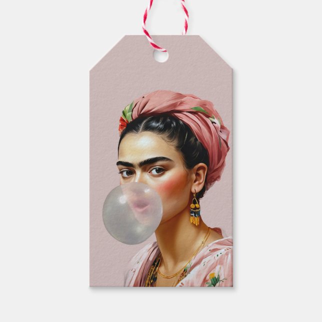 Diva mit Blumenschal blühendem Kaugummi Geschenkanhänger (Vorderseite)