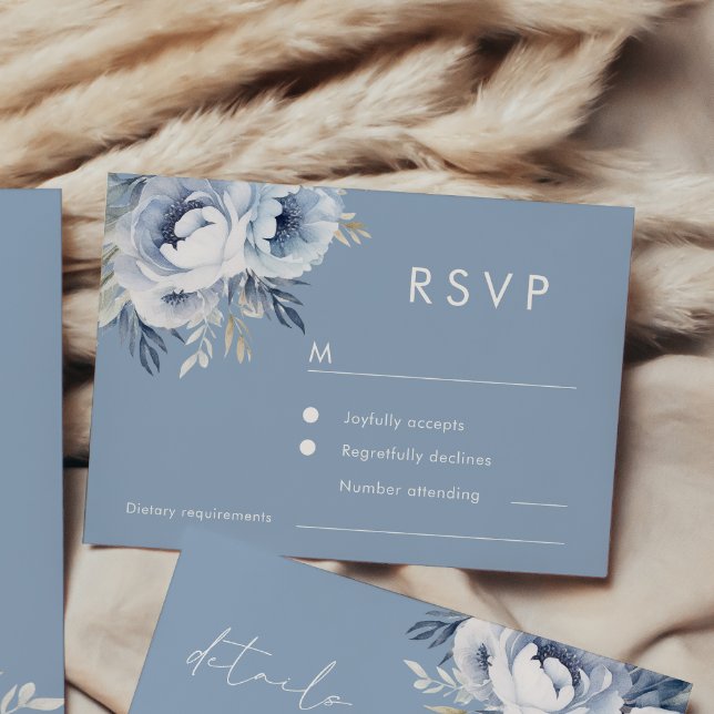 Divine Blue Gorgeous Floral Wedding RSVP Karte (Von Creator hochgeladen)