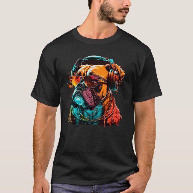 DJ Bulldog mit Kopfhörern und Sonnenbrille T-Shirt (Vorderseite)