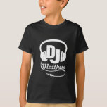 DJ deinen Namen white auf black kids T - Shirt<br><div class="desc">Original Grafikmusik dj Kinder T - Shirt. Ein großartiges Geschenk für junge DJs und Musiker. Dieses grafische Tee wurde von Sarah Trett einzigartig entworfen.</div>