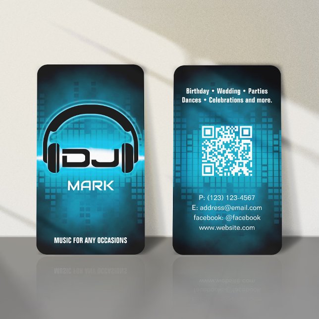 DJ Modern Sky Blue Business Card mit QR-Code Visitenkarte (Von Creator hochgeladen)