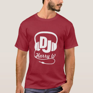 DJ-Namenskopfhörerweiß auf dunklem grafischem T - T-Shirt