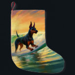 Doberman Beach Surfing Painting Kleiner Weihnachtsstrumpf<br><div class="desc">Tauchen Sie ein in die spielerische Welt des Kaninchen-Abenteuers mit diesem faszinierenden Bild. Ein gepflegter Hund geht zu den Wellen und reitet geschickt auf einem sonnengeküssten Strand. Das lebendige Kunstwerk vereint wunderbar das Wesentliche der Erregung am Strand, während der Hund furchtlos auf den Wellen reitet und den Geist von Spaß...</div>