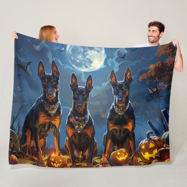 Doberman Halloween Spooky Fleecedecke (Beispiel)