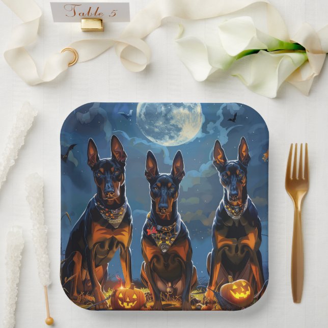 Doberman Halloween Spooky Pappteller (Hochzeit)