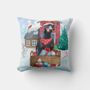 Doberman Hund im Schnee Weihnachtshundehaus Kissen