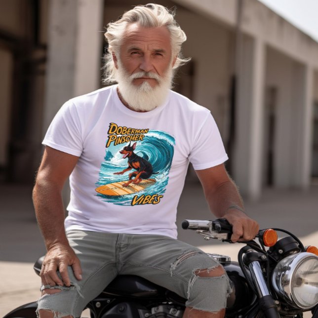 Doberman Pinscher Surfer Riding Tropical Wave T-Shirt (Von Creator hochgeladen)