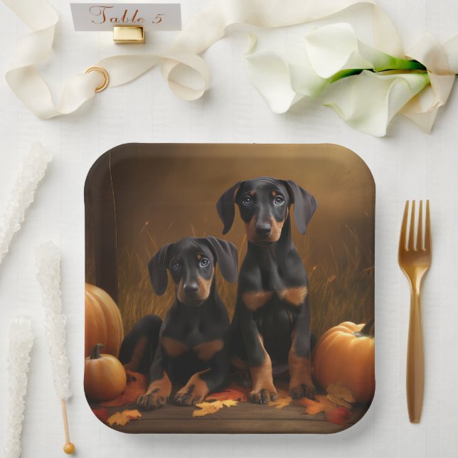 Doberman Puppy Autumn Delight Pumpkin Pappteller (Hochzeit)