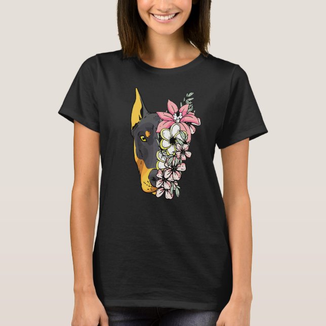 Dobermann-Hund mit Blumen T-Shirt (Vorderseite)