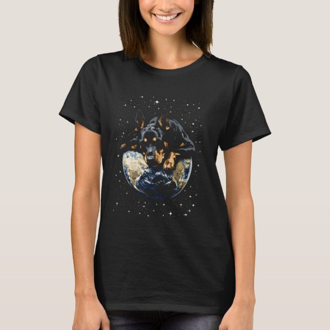 Dobermann im Weltraum T-Shirt (Vorderseite)