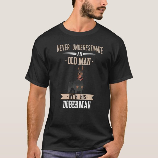 Dobermann Pinscher Hund alter Mann T-Shirt (Vorderseite)
