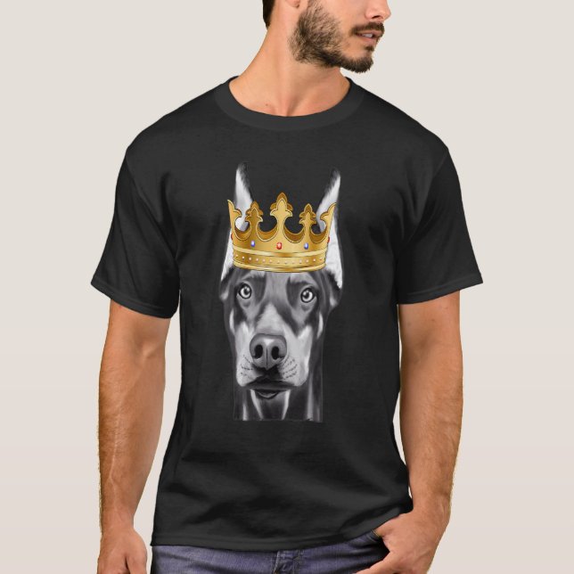 Dobermann Pinscher Hund mit einer Krone T-Shirt (Vorderseite)
