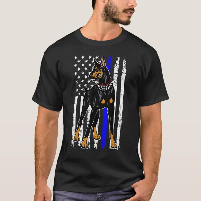 Dobermann Pinscher Thin Blue Line Amerika Flagge T-Shirt (Vorderseite)