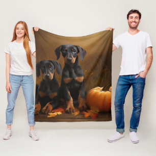 Dobermann-Welpe Herbstfreude Kürbis  Fleecedecke