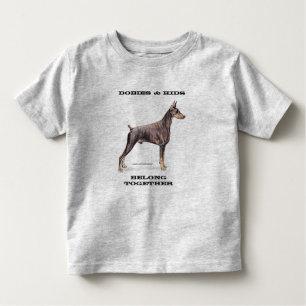 Dobermänner u. Kinder -- DobermannPinscher Kleinkind T-shirt
