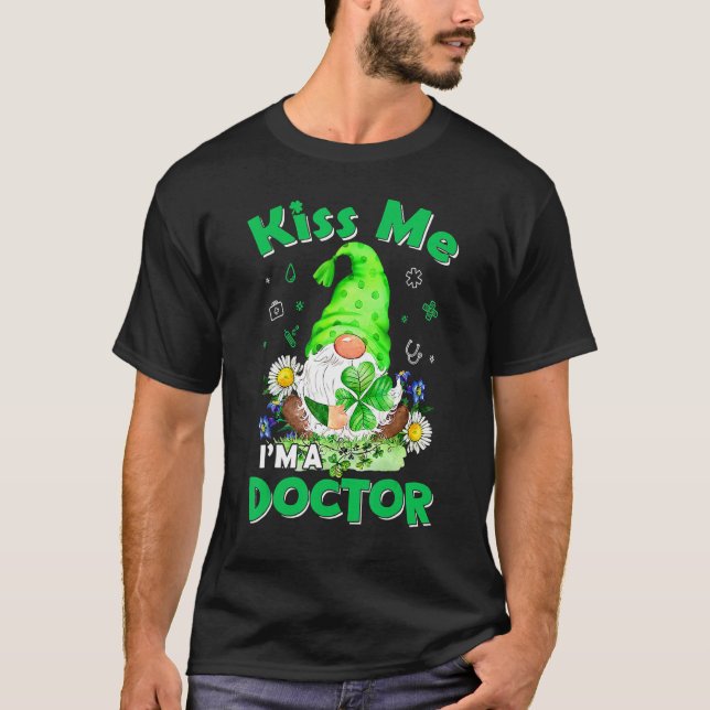 Doctor Nurse Gnomes St Patrick's Day Nursing T-Shirt (Vorderseite)