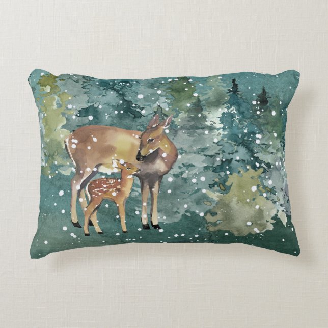 Doe Fawn Deer in Forest Snowfall Dekokissen (Vorderseite)