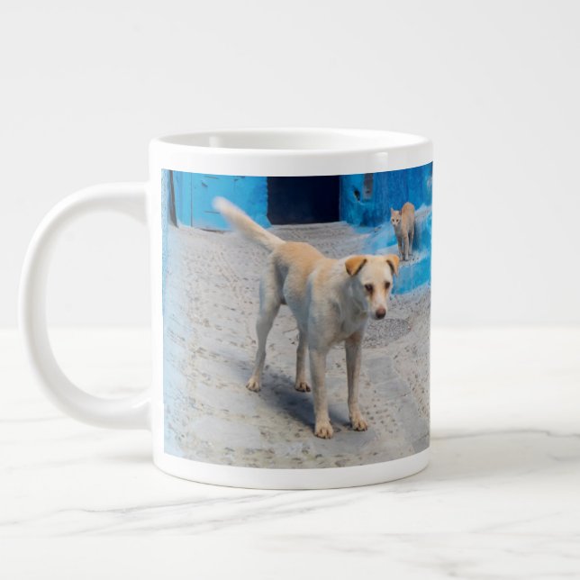 Dog in the Blue City Jumbo-Tasse (Links)