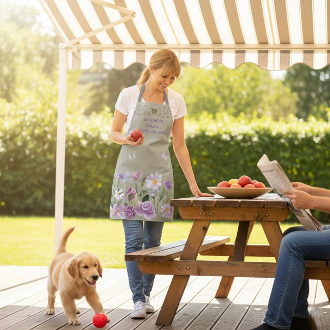 Dog Mom Elegant Floral Sage Personalized Apron Schürze (Von Creator hochgeladen)