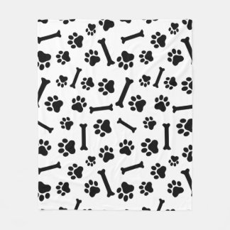 Dog Paw & Bones Seamless Pattern - Black & White Fleecedecke