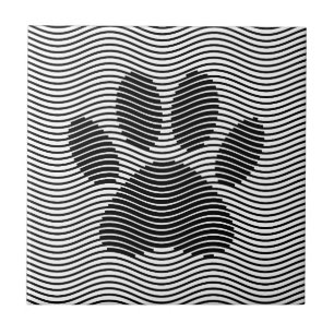 Dog Paw drucken auf schwarzen und weißen Wellen Fliese