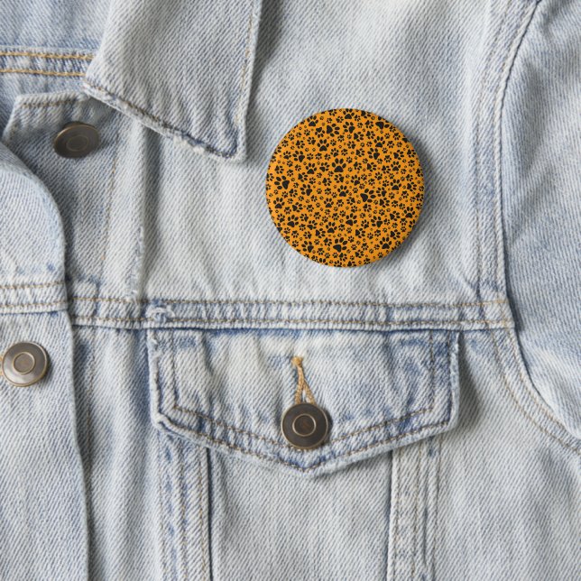 Dog Paws Black & White Polka Dot auf Dahlia Orange Button (Beispiel)