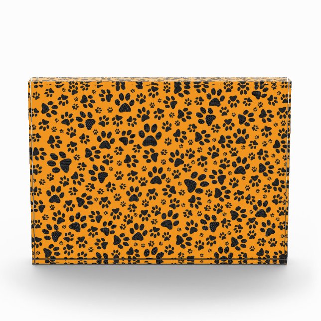Dog Paws Black & White Polka Dot auf Dahlia Orange Fotoblock (Vorderseite)