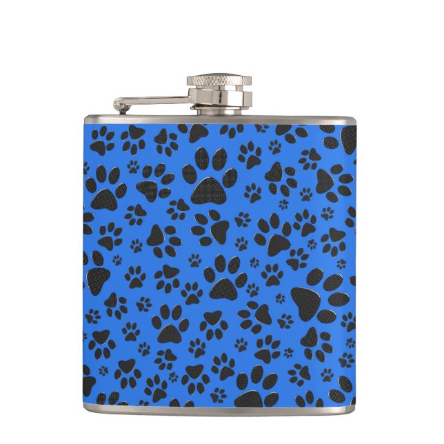 Dog Paws Black & White Polka Dot auf Tech Blue Flachmann (Vorderseite)
