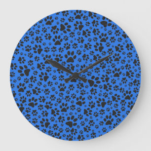 Dog Paws Black & White Polka Dot on tech blue Große Wanduhr