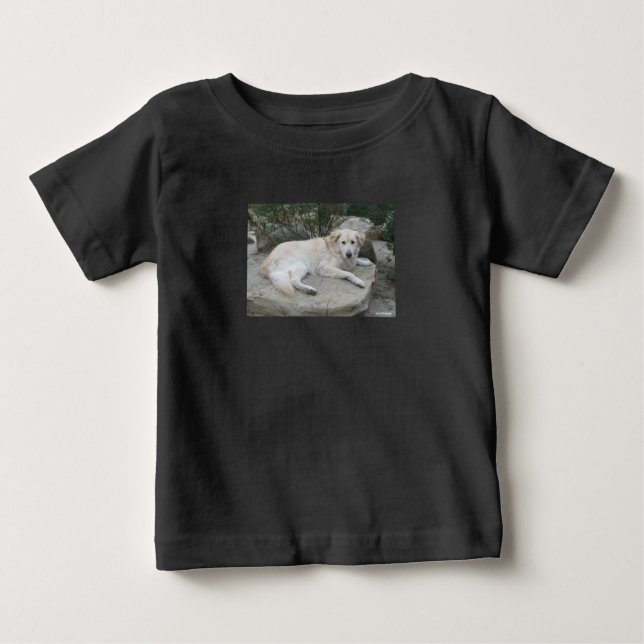 Dog Resting On A Rock Baby T-shirt (Vorderseite)
