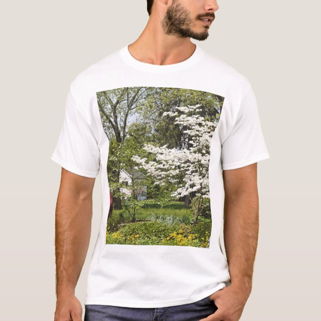 Dogwood in Bloom T-Shirt (Vorderseite)