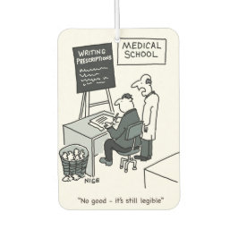 Doktor an der medizinischen Fakultät, der ein Reze Autolufterfrischer