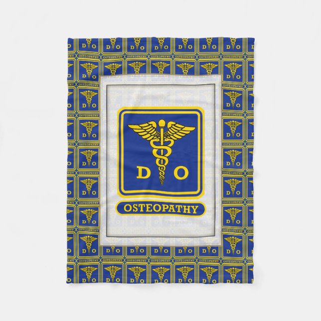 Doktor der Osteopathischen Medizin Fleecedecke (Vorderseite)