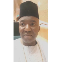 Doktor Joseph Chikelue Obi: Prof. Dr. Joseph Obi: Tri-Blend Shirt