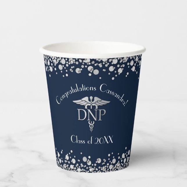 Doktor Nursing Practice Abschluss NavyBlue Silber Pappbecher (Vorderseite)