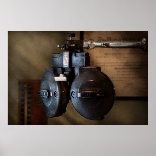 Doktor - Optometrie - Ein alter Phoropter Poster (Vorne)