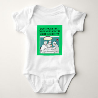 Doktorarzt-Chirurgwitz Baby Strampler