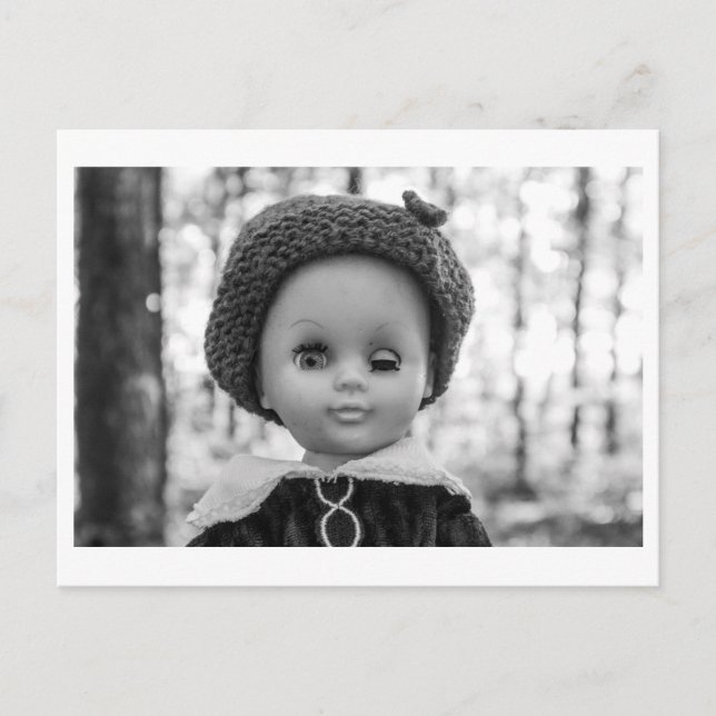 Doll Portrait - Winking Doll Postkarte (Vorderseite)