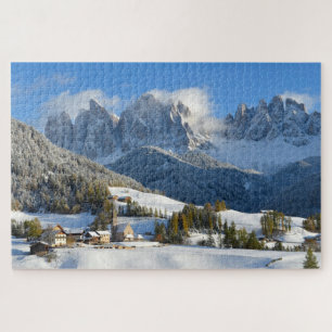 Dolomitdorf im Schnee im Winter Puzzle