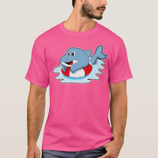 Dolphin beim Schwimmen mit dem Schwimmring T-Shirt