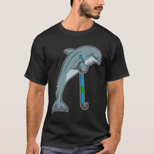 Dolphin im Hockey mit Hockeystick T-Shirt