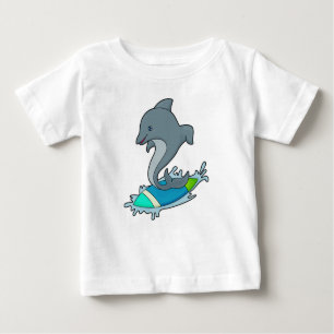 Dolpin als Surfer mit Surfboard Baby T-shirt