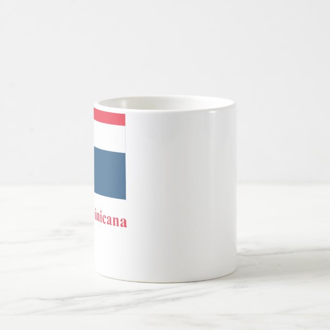 Dominikanische Republik-Flagge mit Namen auf Kaffeetasse (Mittel)