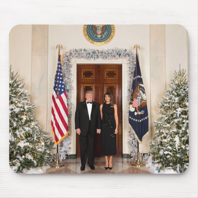 Donald & Melania Trumps Weihnachtsweißhaus Mousepad (Vorne)